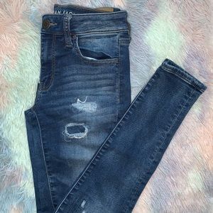 🌸American Eagle Dark Wash Jeans